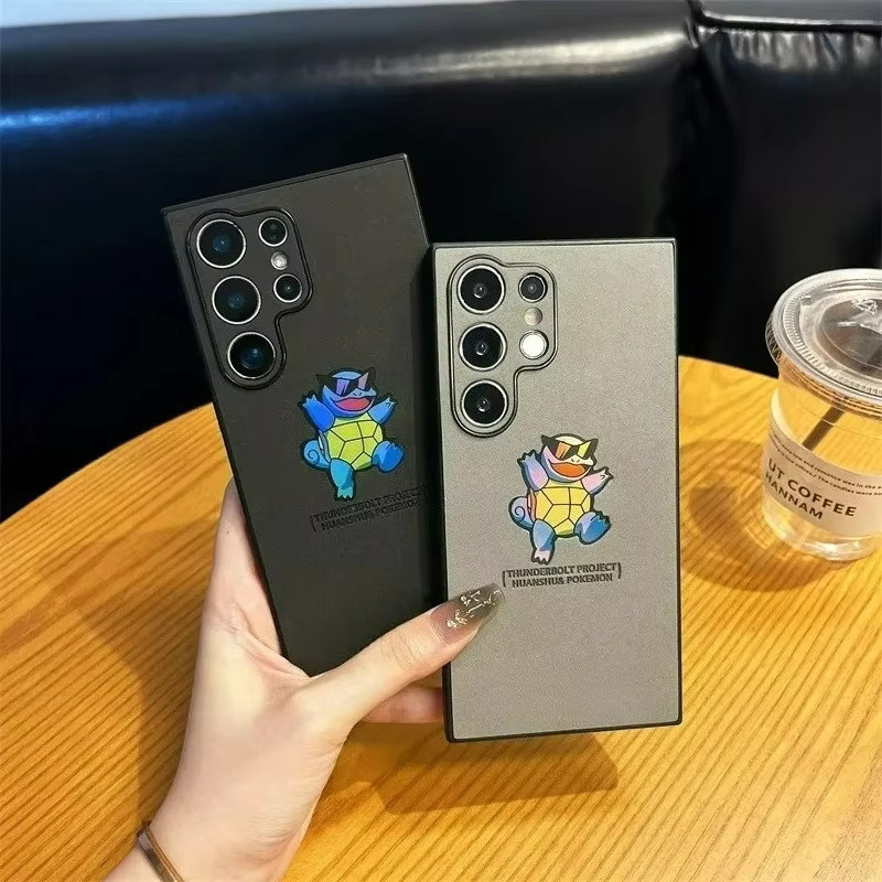 Stoßfeste Samsung Galaxy Handyhülle mit Cartoon Squirtle Design in Ledertextur und Laser-Optik inklusive Armband, Farbe: Grau - Bild 3