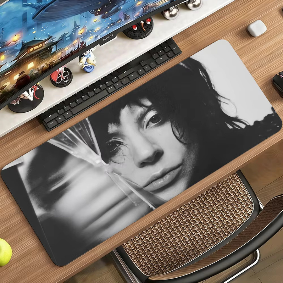 MAYHEM-Mauspad Lady Gaga Motiv, große rutschfeste und wasserdichte Tastaturunterlage mit genähtem Rand, Multicolour - Bild 5