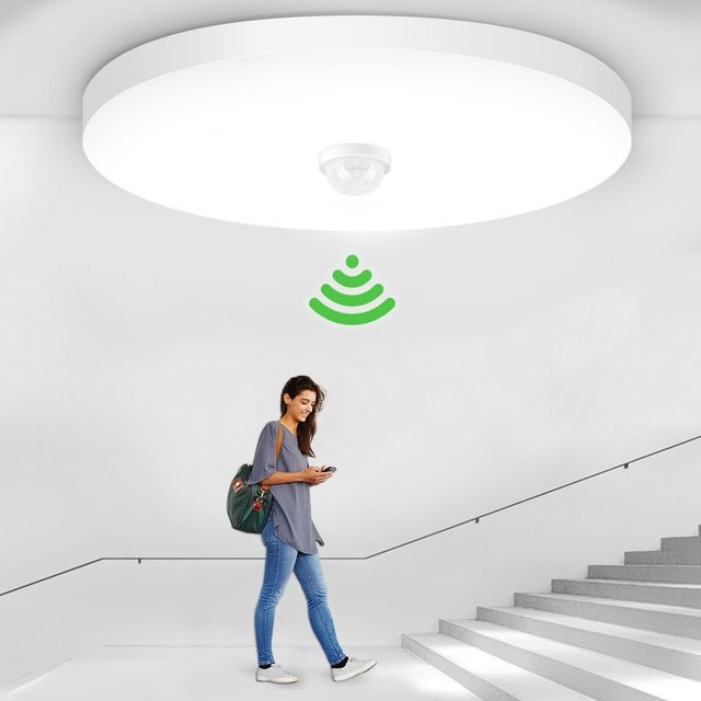 Weiße LED Deckenleuchte mit Radar-Bewegungsmelder und PIR-Sensor als intelligentes Nachtlicht für Flur, Treppe, Garten oder Garage - Bild 1