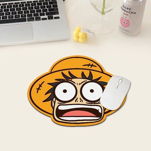 Bandai One Piece Luffy Mauspad in Orange, rutschfeste Schreibtischunterlage für deinen Computer - Bild 1