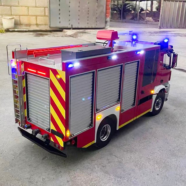 TOUCAN RC HOBBY Feuerwehrauto, ferngesteuertes Fahrzeug, 1:14, Licht-Sound-System - Bild 1