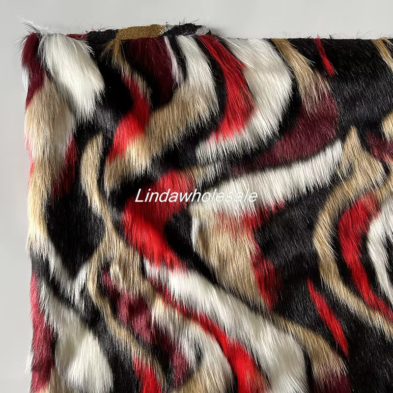 ZHONGYIJIATIMELY Jacquard-Plüschfell in Rot im ethnischen Stil als luxuriöser Fuchspelzimitat-Stoff für Heimtextilien - Bild 2