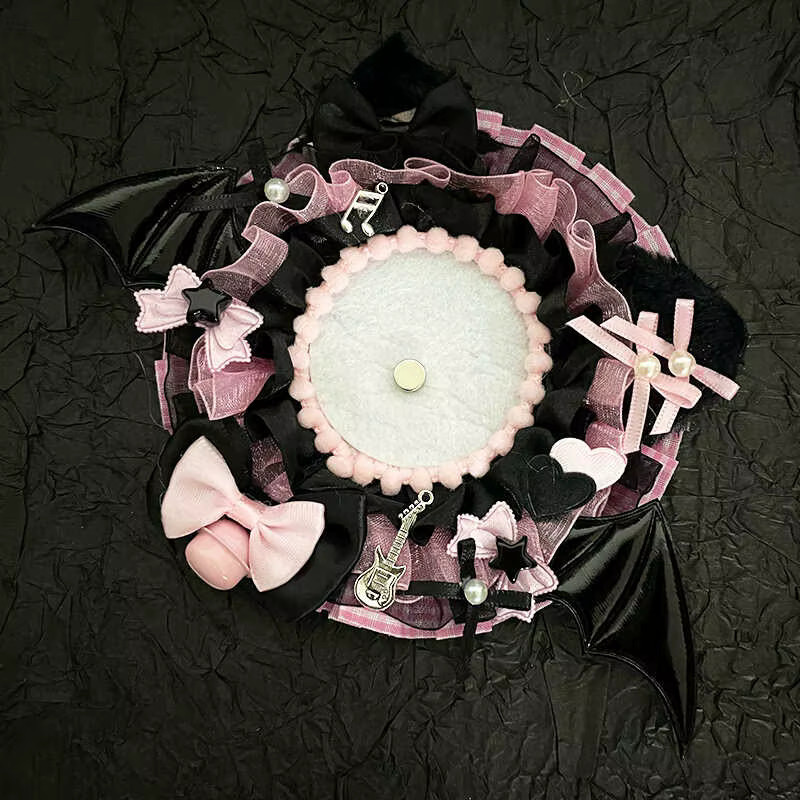 Gumei Rundes Display-Stativ für Abzeichen mit Fledermausflügeln und Spitze in 8 Farben für Anime und Spielfiguren - Bild 2
