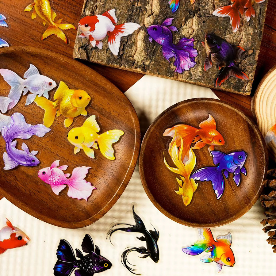 56 Stück bunte Goldfisch transparente PET-Aufkleber von Anime Worlds Store zur Dekoration von Helmen, Motorrädern und Telefonen - Bild 6