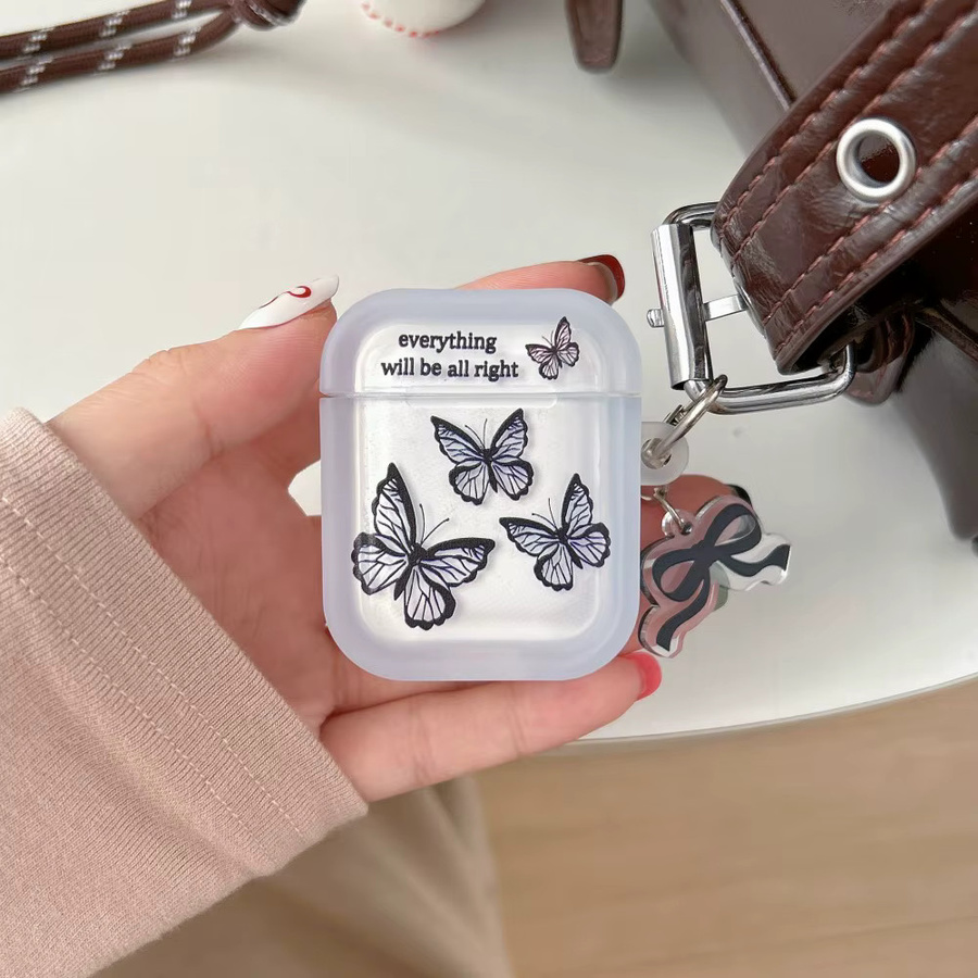 Schutzhülle mit Herzform und Schmetterlings-Print für Apple AirPods 1/2/3/4 und AirPods Pro inklusive Schlüsselanhänger in Weiß und Transparent - Bild 3