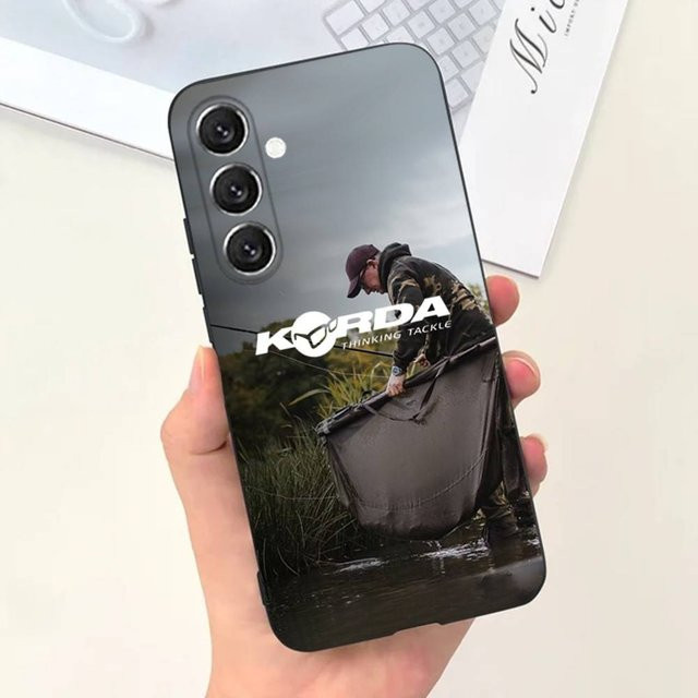 Korda Handyhülle für Samsung Galaxy S24 FE in Schwarz - Bild 1