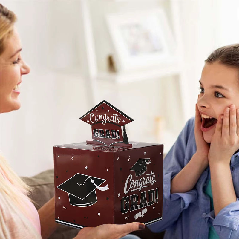 Bargeld-Geschenkbox für die Abschlussfeier 2025, Spardose aus Kunststoff in Braun - Bild 2