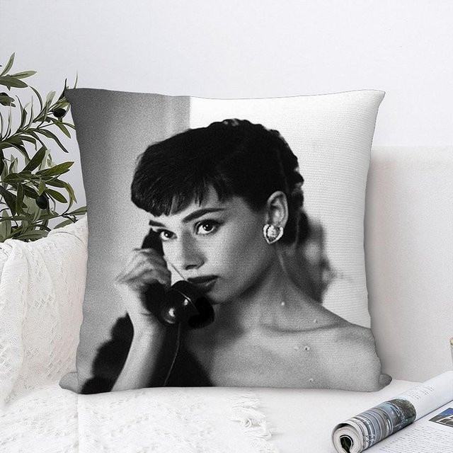 Doja Home Audrey Hepburn Kissenbezug aus Plüsch, quadratisch, weiß, B/H: 61 x 61 cm - Bild 1