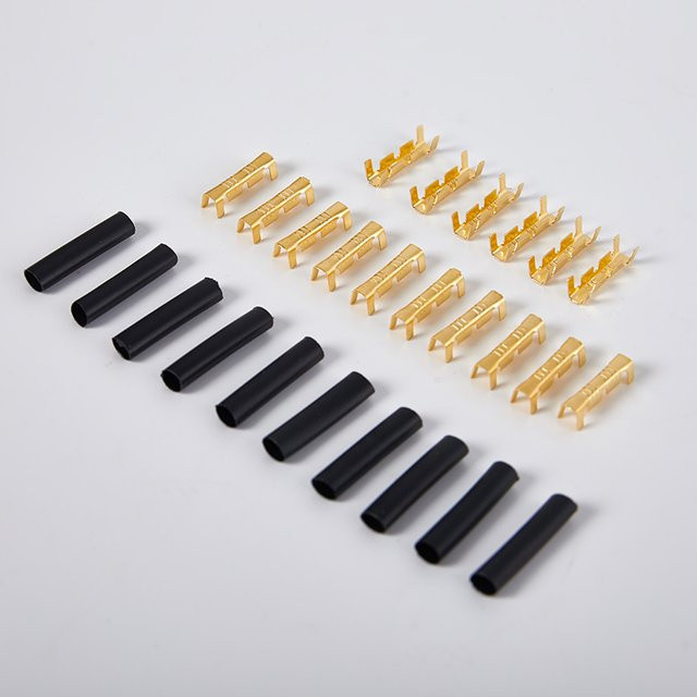 200 Stück U-Terminal Kabelschuh Set mit Schrumpfschlauch für Kabelquerschnitte 0,5–1,5 mm2 von KOQZM - Bild 1
