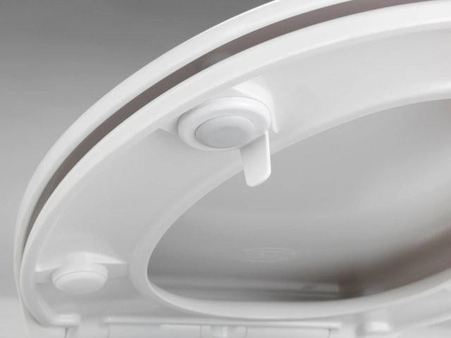 Wenko WC-Sitz Gubbio Antibakteriell mit Soft-Close Absenkautomatik aus Duroplast in Weiß, B: 37 cm, T: 44,5 cm - Bild 1