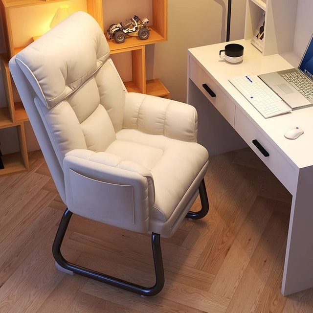 XIUWO Ergonomischer Gaming-Stuhl mit Liegefunktion und Kopfstütze aus weichem PU-Leder in Schwarz oder Weiß - Bild 1