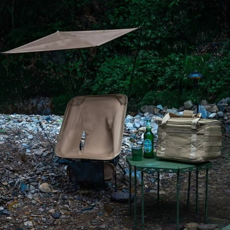 Wetterfester zusammenklappbarer Sonnenschutz und Schattentuch in Beige als Camping-Regenschutz für den Außenbereich - Bild 1