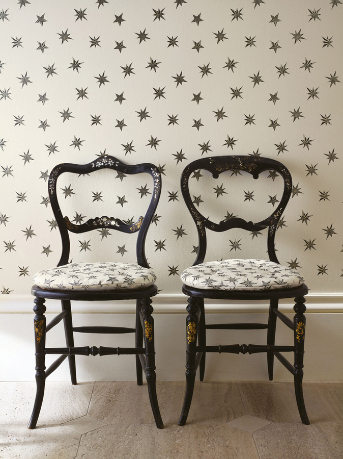 Matthew Williamson Tapete Sirius in Ivory mit geometrischem Abstract-Muster in Beige, Gold und Weiß aus Vlies - Bild 1