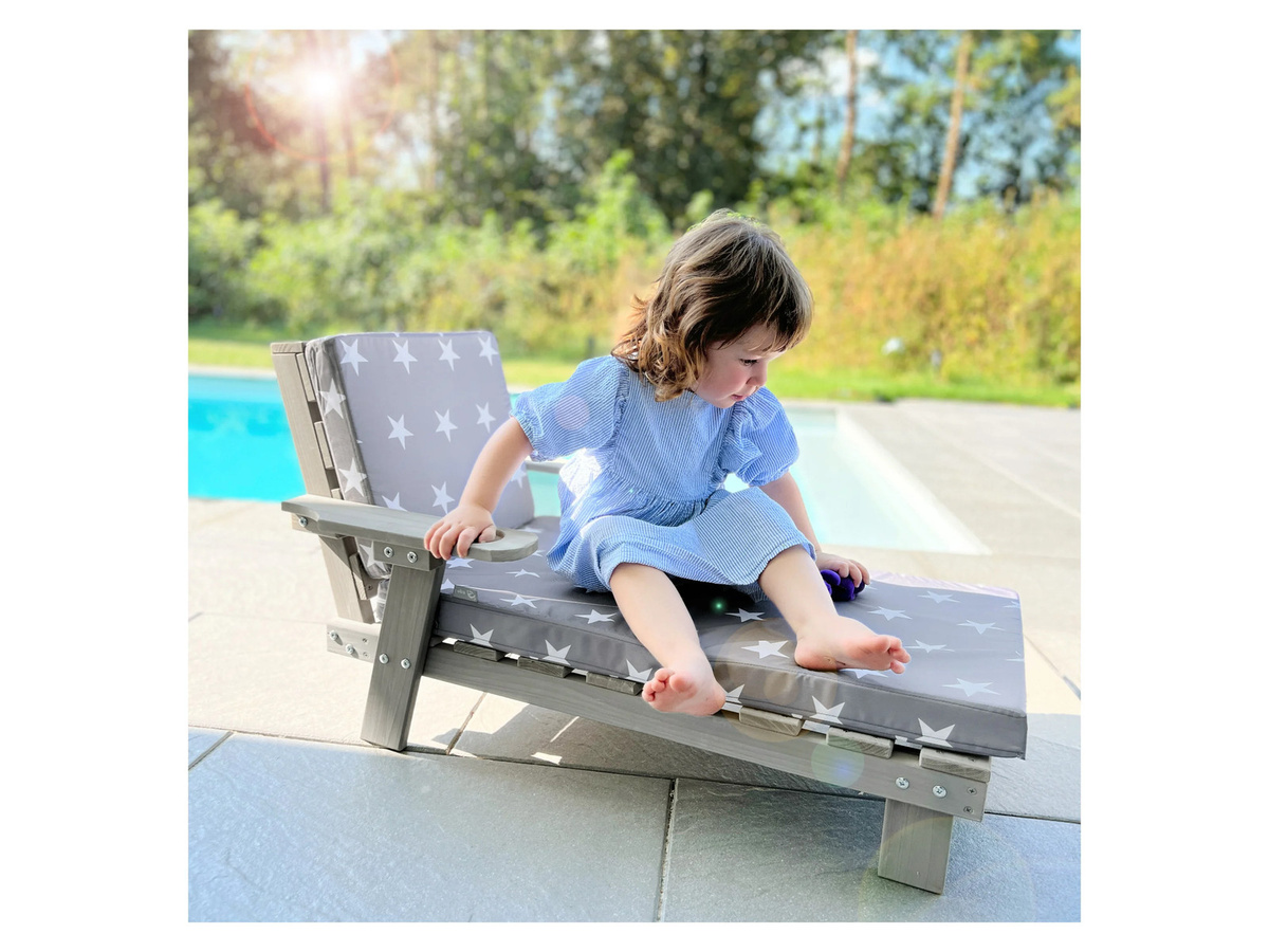 Roba Outdoorliege Little Stars für Kinder aus FSC-zertifiziertem Massivholz in Grau mit wetterfestem Kissen und Getränkehaltern - Bild 1