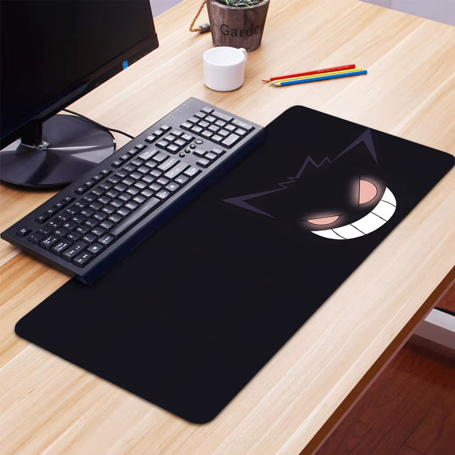 Großes Gaming-Mauspad mit Cartoon-Monster-Muster in Schwarz für E-Sport und Büro - Bild 5