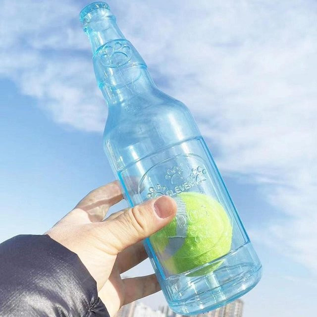 NATAWA Kauspielzeug Bierflasche mit Tennisball, blau, quietschend - Bild 1