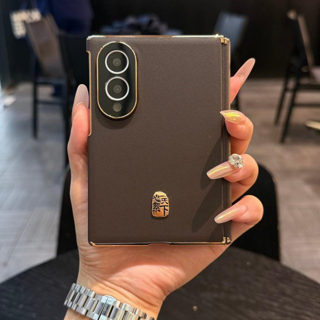GRASALE Luxus PU-Leder Schutzhülle für Samsung Galaxy Z Fold 8 und Z Fold 8 Ultra in Braun - Bild 1