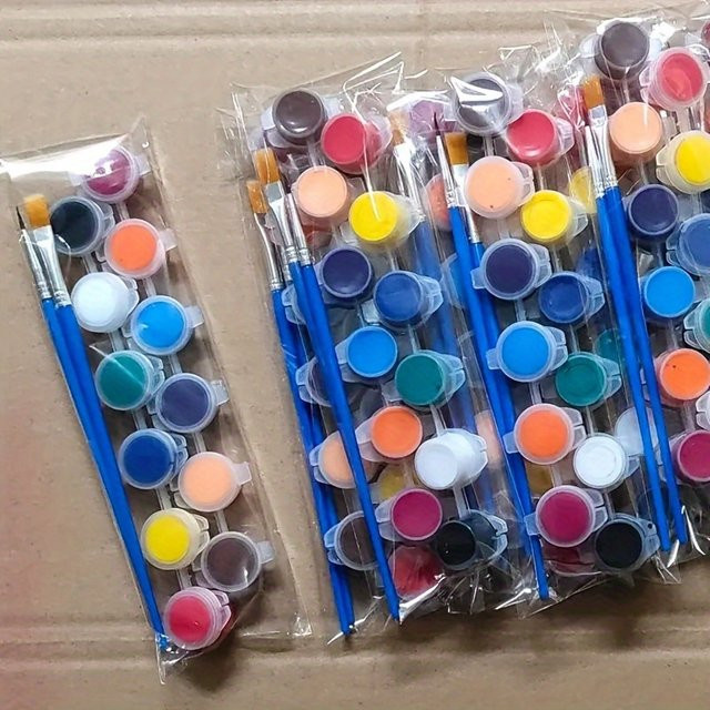 Set mit 12 Acrylfarben und Pinseln in Mehrfarbig für deine DIY-Kunstprojekte - Bild 1