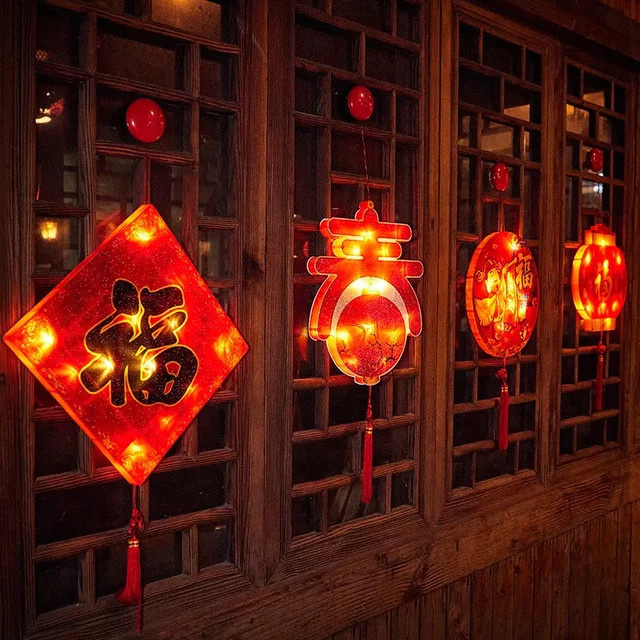 Batteriebetriebene rote LED-Hängeleuchte im orientalischen Design für das chinesische Neujahr zur Dekoration von Fenstern und Türen - Bild 1