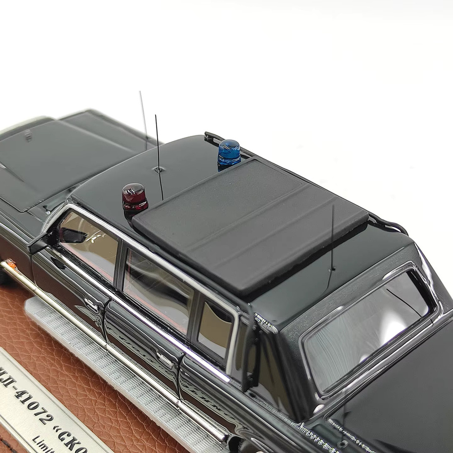 ASOTY ZIL-41072 Limousine, Harzmodell, Schwarz, 1:43, ab 14 Jahren - Bild 3