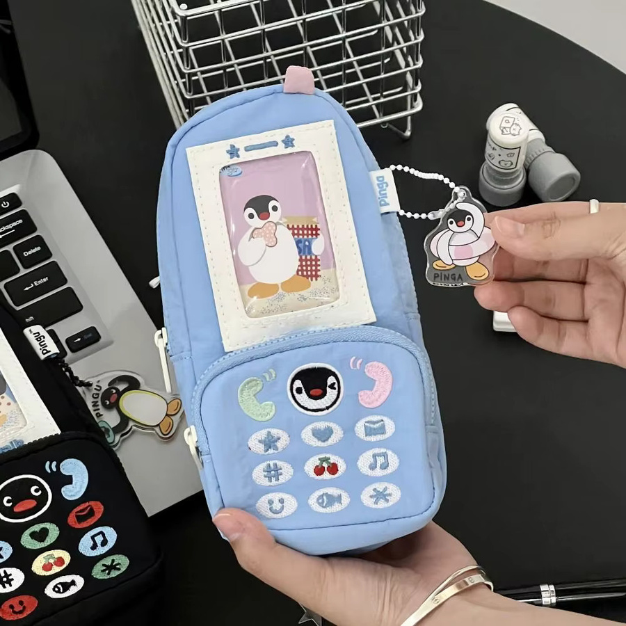 Kawaii Leinwand Stiftepoche mit Pinguin Stickerei in Blau als Schreibwaren Tasche für Studenten - Bild 1