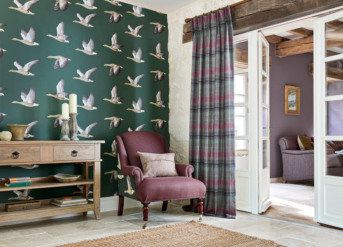 Sanderson Tapete Elysian Geese Amsterdam Green mit Tiermotiv in Non-Woven Qualität - Bild 1