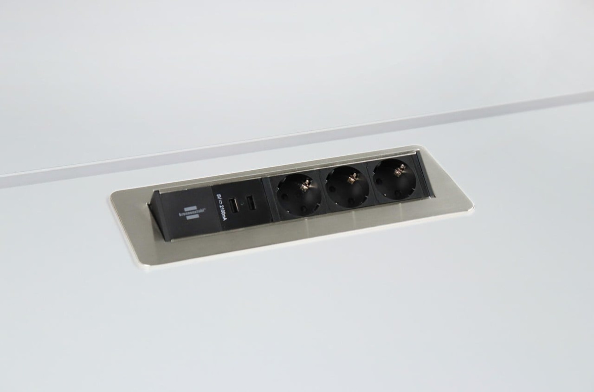 BIGBOXX Steckdosenleiste aus eloxiertem Aluminium in Silber mit 3 Steckdosen und 2 USB-A Ladestationen - Bild 1