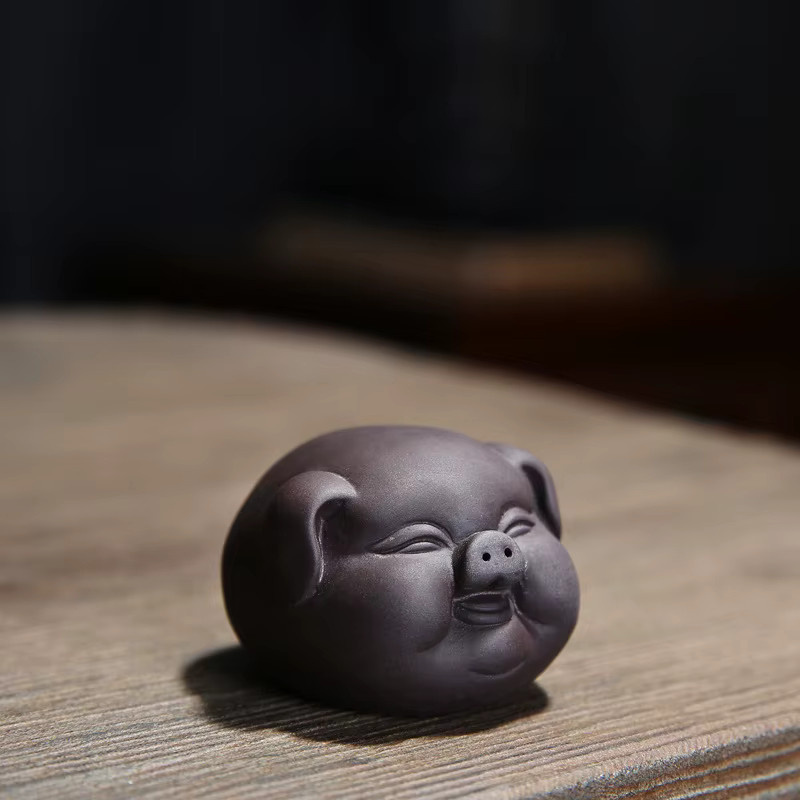 Lila Teetier-Ornament aus Keramik in Schwein-Form für die Teekunst - Bild 2