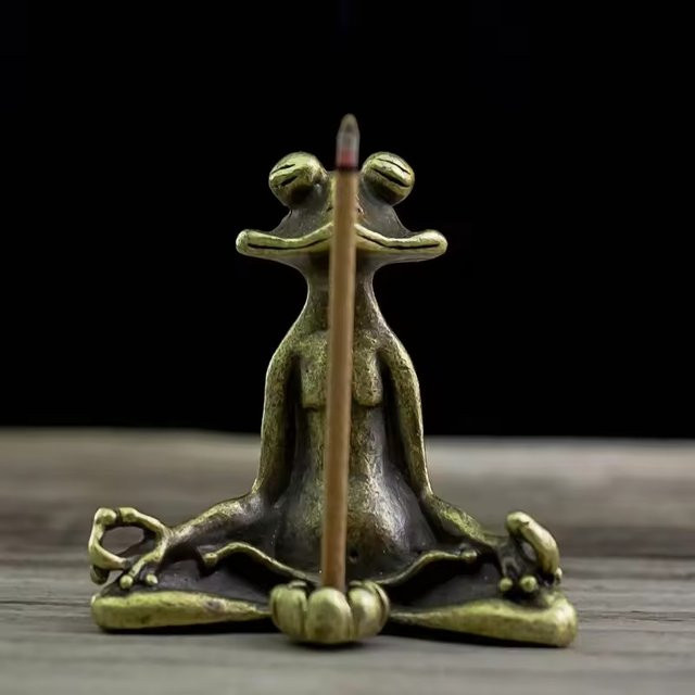 YXYMCF Räucherstäbchenhalter Frosch in Antik-Bronze und Messing als Vintage Rückfluss-Räuchergefäß für Meditation und Home Decor - Bild 1