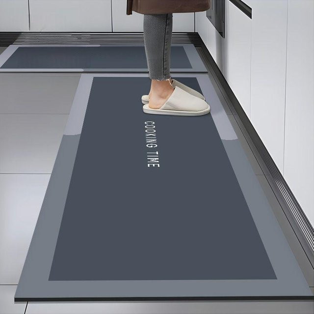 Wasserabsorbierende und rutschfeste Badezimmer-Bodenmatte aus Diatomeenerde von WoW Home in Grau, B/L: 40 x 180 cm - Bild 1