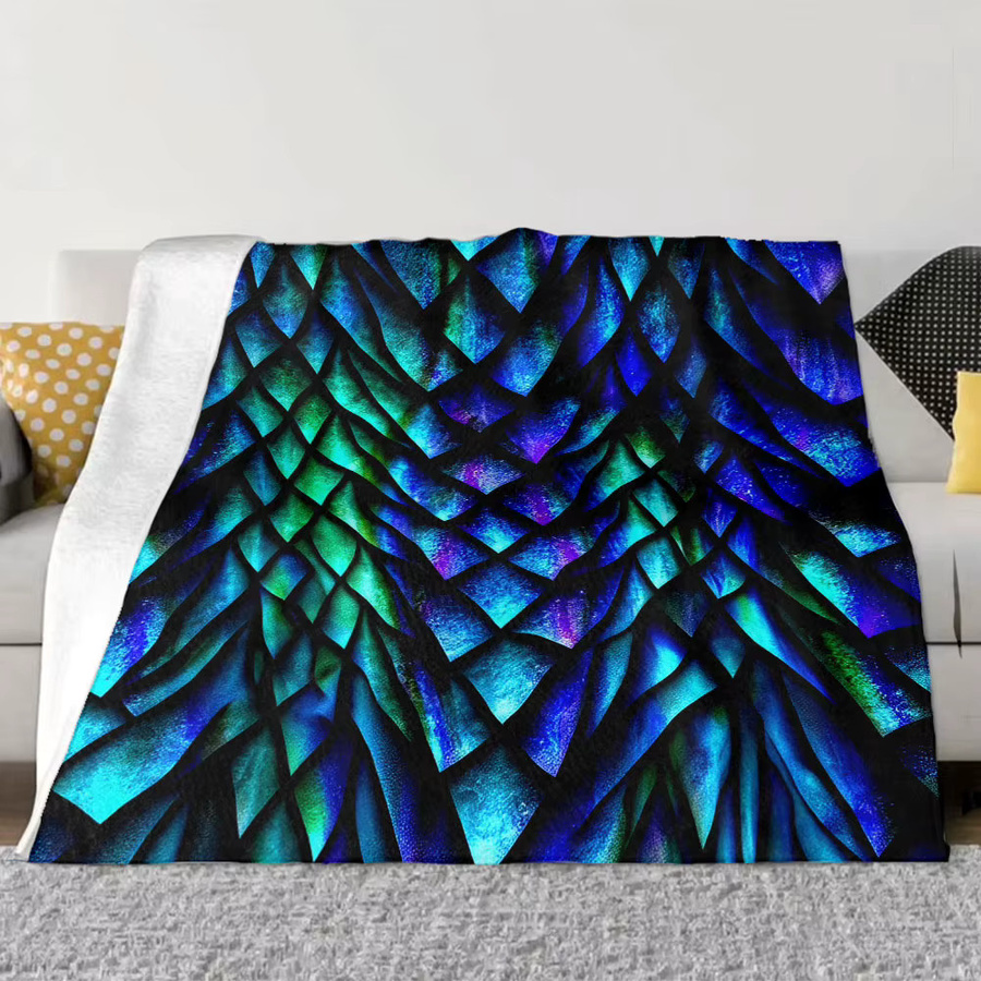Schimmernde Decke mit Drachenskala-Muster in Blau, Türkis und Grün mit geometrischem Farbverlauf und strukturierten Schuppen - Bild 3