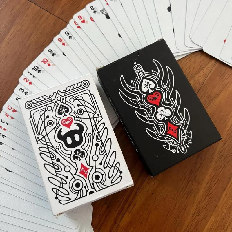 Discover Intime Hollow Knight Pokerkarten-Kollektion Sammelkarte Schwarz-Weiß ab 14 Jahren - Bild 4