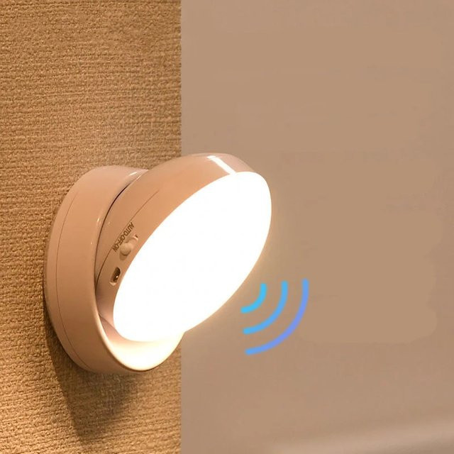 OKAL RED EAST LED-Nachtlicht mit Bewegungssensor und USB-Ladefunktion in Weiß mit warmweißem Licht - Bild 1