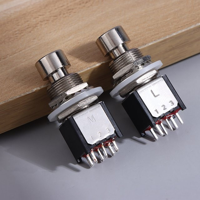 Gmarty DPDT Latching Momentary ON/ON Fußschalter 6Pin Not-Aus-Druckknopf Gitarreneffektpedal Stomp Box für Audiogeräte, Silber - Bild 1