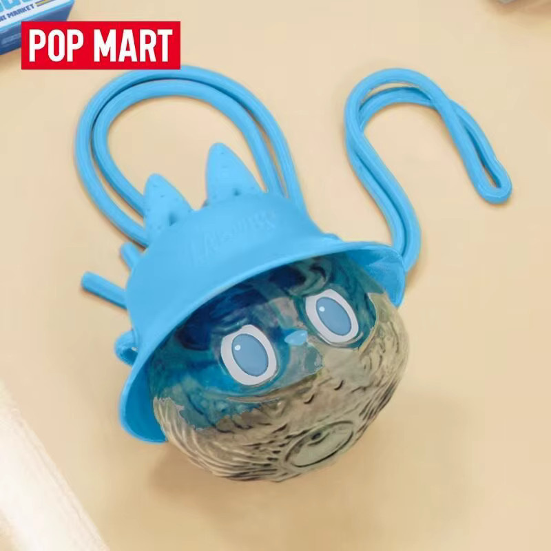 Pop Mart Labubu The Monsters Tragbarer Becher Blind Box mit Trageschlaufe und Strohhalm in Rot - Bild 2