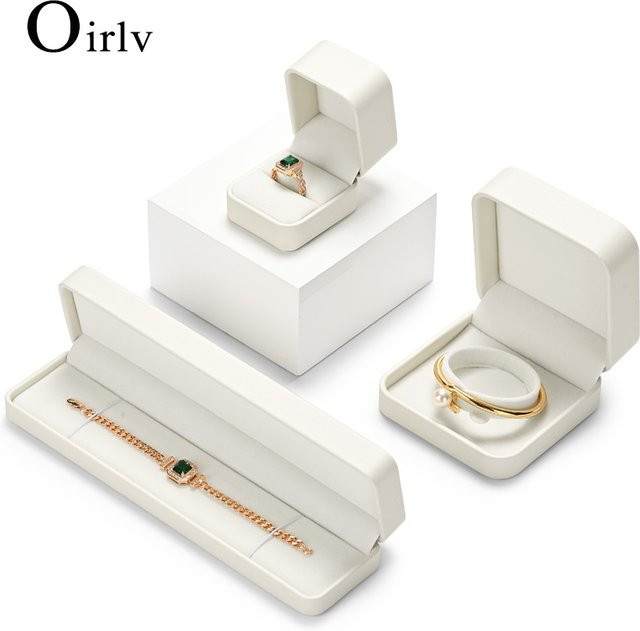 Oirlv Schmuckschatulle als Organizer für Ringe, Ohrringe, Halsketten und Armbänder in Beige oder Weiß - Bild 1