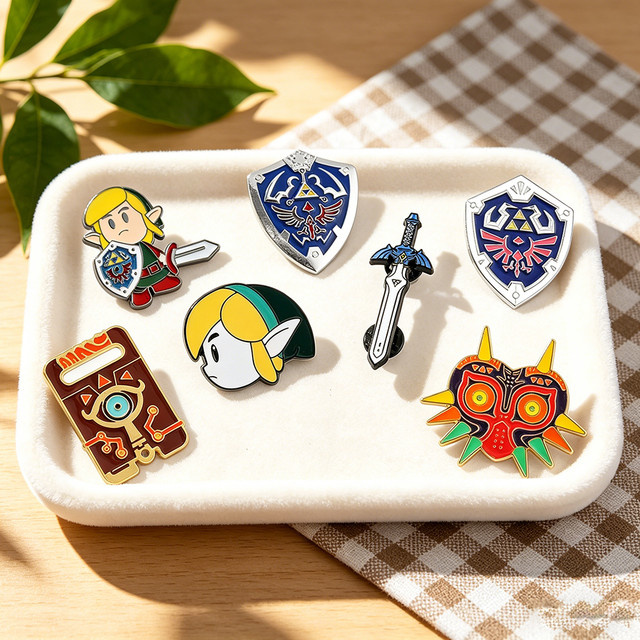 Bandai Reversbroschen, Emaille-Pins, Helden, Schild, Schwert, Masken - Bild 1