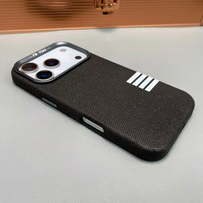 Magnetische Business Schutzhülle aus Leinwand und Legierung für Apple iPhone 17 Pro Max, 16, 15 und 14 in Schwarz mit Objektivrahmen und Anti-Drop-Funktion - Bild 3