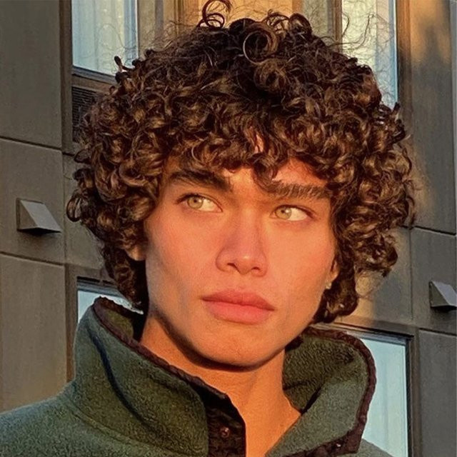 OYM HAIR Pixie-Cut Perücke, braun, kurze lockige Echthaar Perücke mit Pony, 180% Dichte - Bild 1