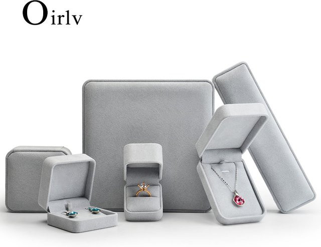 Oirlv Schmuckschatulle aus Samt in Grau für Ringe, Halsketten und Anhänger als Organizer und Geschenkverpackung - Bild 1