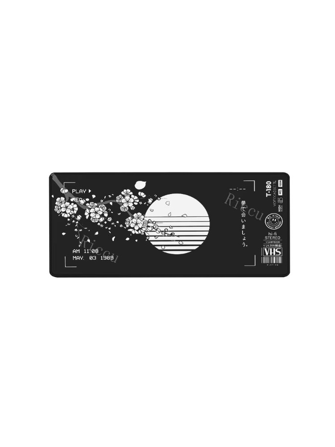 Riccu Mousepad im Retro-VHS-Stil mit Sakura-Motiv in Schwarz-Weiß als große Schreibtischunterlage - Bild 5