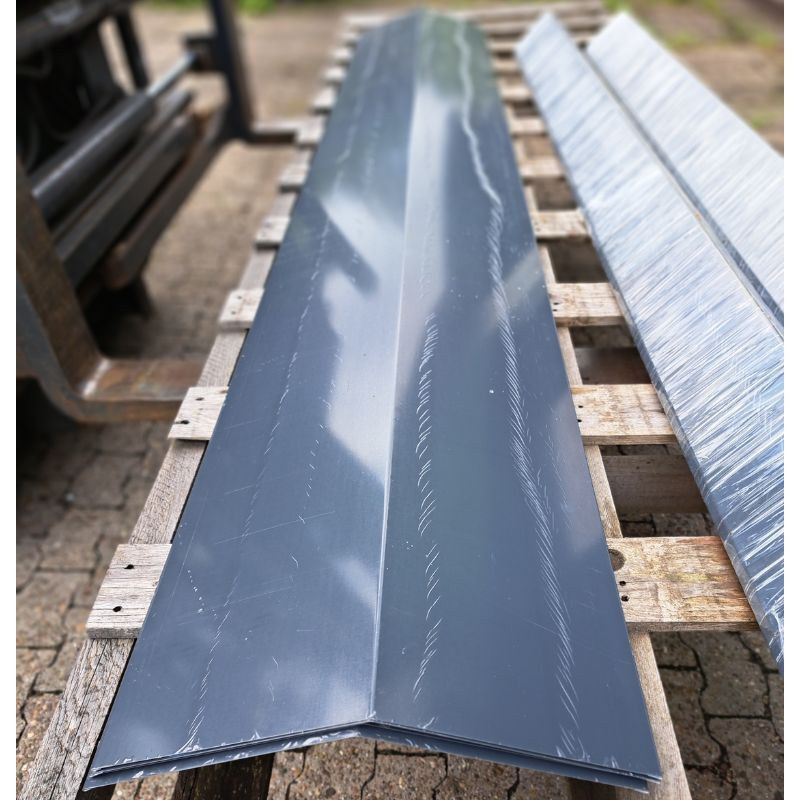 Firstblech Friedrich von Lien AG aus Metall in Anthrazitgrau RAL 7016, Länge: 3,00 m - Bild 1