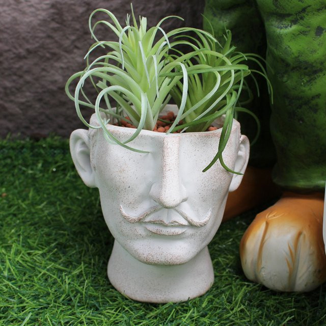 Personalisierter Blumentopf mit Schnurrbart-Design von BETTER KEY aus Kunstharz in Weiß - Bild 1