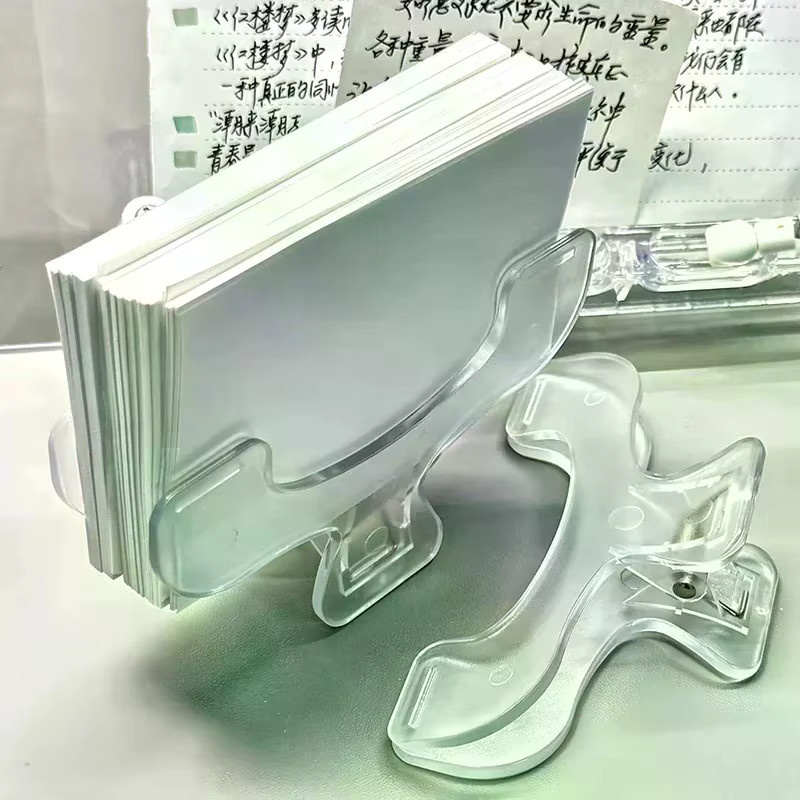 Transparente Buchklammern aus Kunststoff als praktische Seitenhalter und Memo-Clips für deinen Schreibtisch - Bild 2