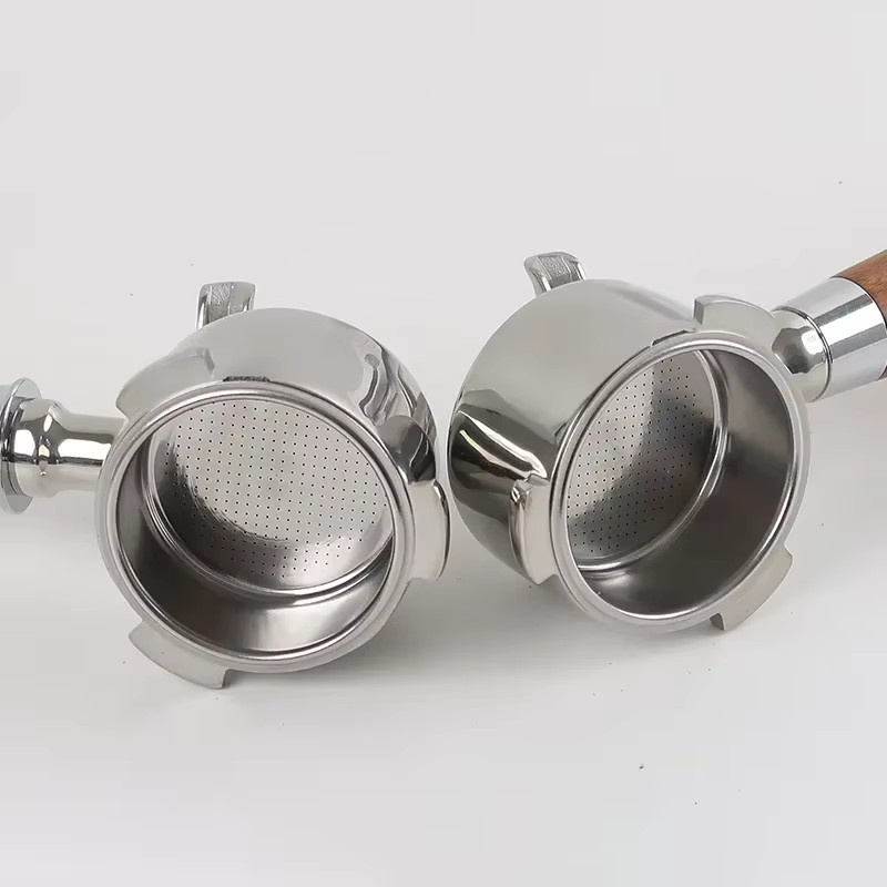 Delonghi 3-Ohren Kaffee-Siebträger mit Doppelauslauf aus Edelstahl in Silber für Dedica EC680/685 Kaffeemaschinen, Durchmesser: 51 mm - Bild 3
