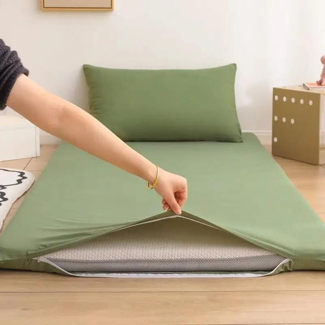 Matratzenschoner mit Reißverschluss aus Polyester, grün, B/T/H: 100 x 200 cm, antibakteriell und milbensicher - Bild 1