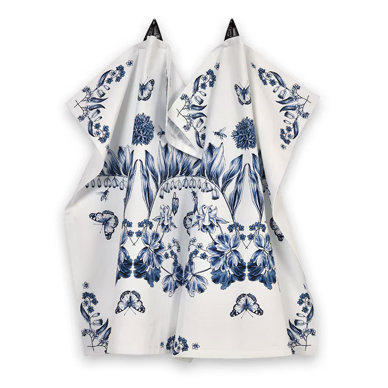 House of Aspvik Geschirrtuch 2er-Pack aus Baumwolle mit floralem Design in Blau und Weiß - Bild 1