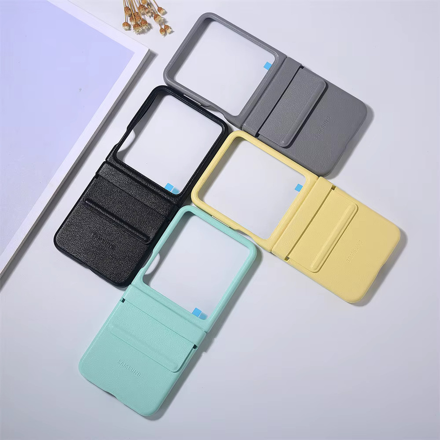 Kindsuit Handyhülle aus Öko-Leder für Samsung Galaxy Z Flip 6 (SM-F741B) in Grau - Bild 1