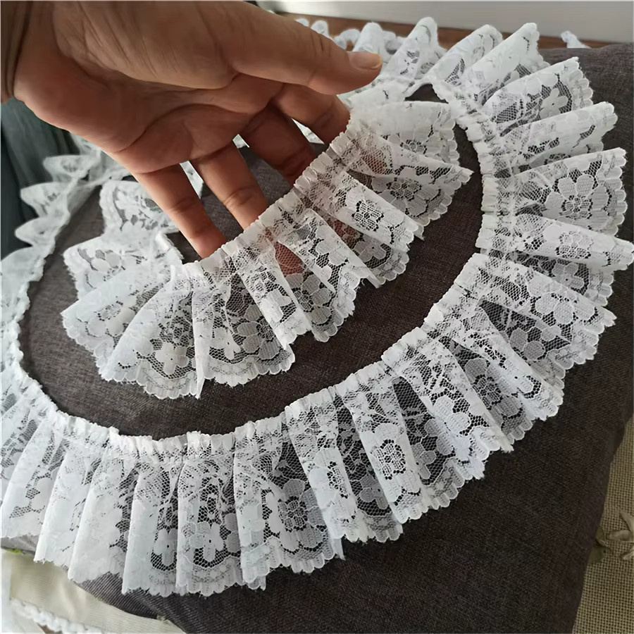 Eleganter floraler Spitzenbesatz als Rüschenrandband in Schwarz und Weiß für Brautdekoration und DIY-Mode - Bild 3