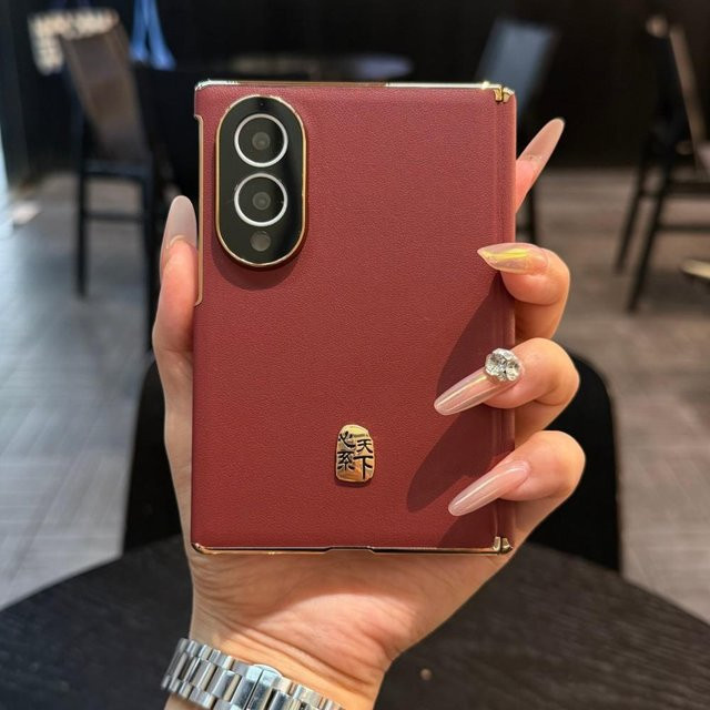 GRASALE Luxus PU-Leder Schutzhülle für Samsung Galaxy Z Fold 8 und Z Fold 8 Ultra in Rot - Bild 1